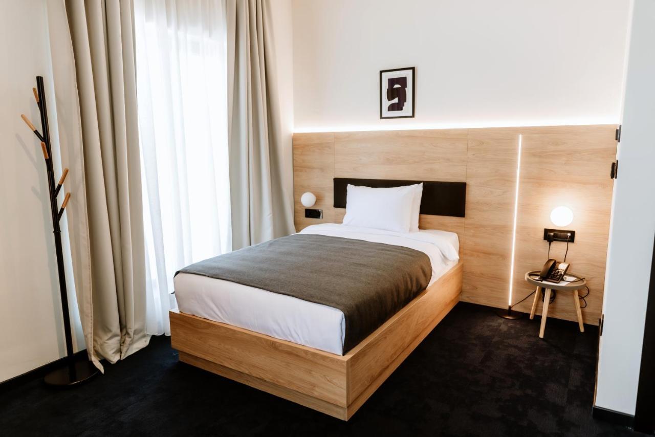 Hotel Septembar Podgorica Exterior photo